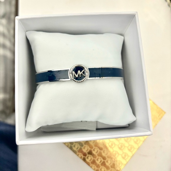 NEW! Michael Kors Navy Silver Bracelet - Picture 5 of 5